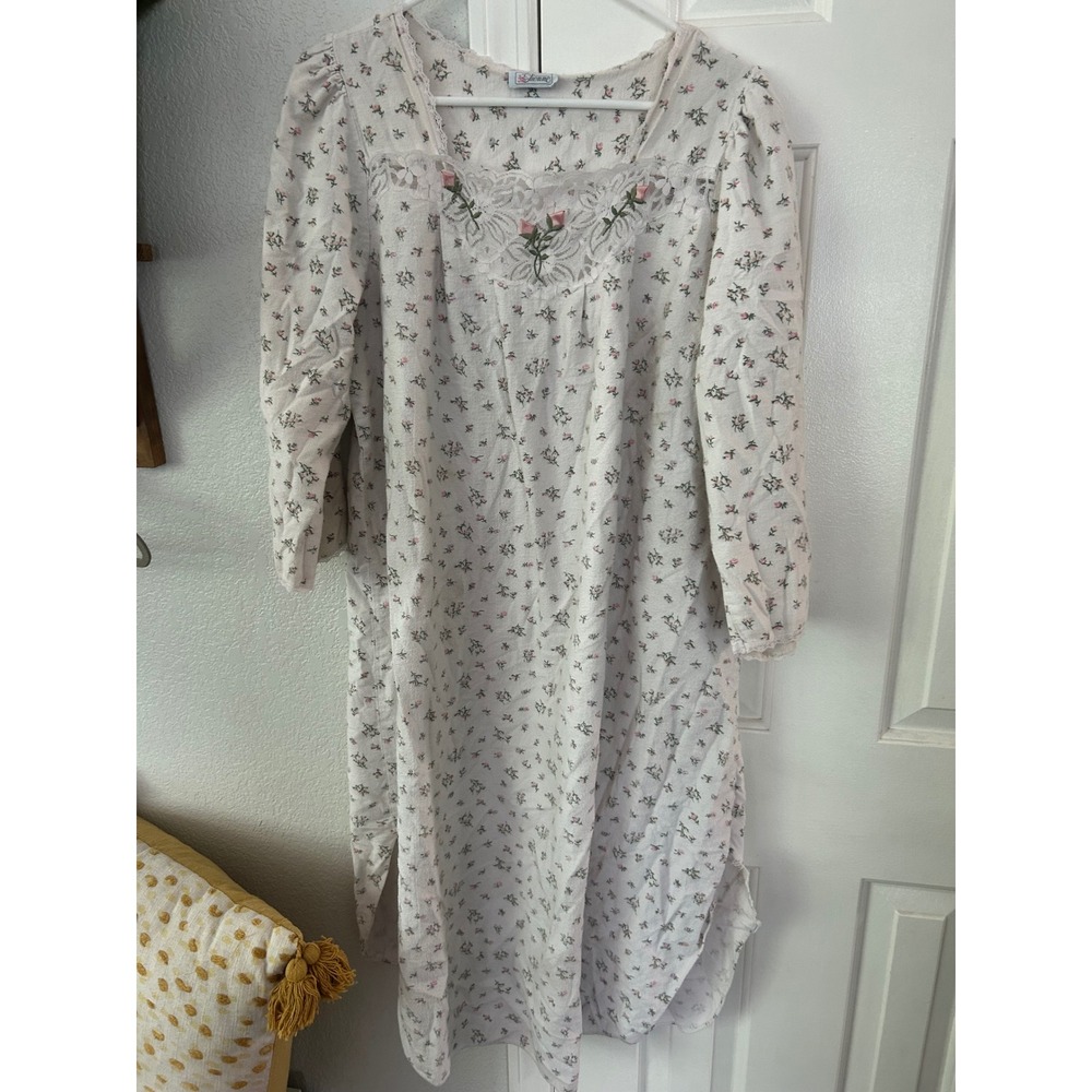 Etienne Vintage Floral Lace Trim Nightgown Cottagecore Sleepwear White Pink